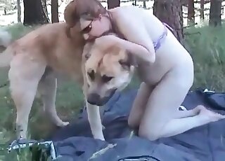 Sex craving mature slut is eager to tempt her dog and to get banged